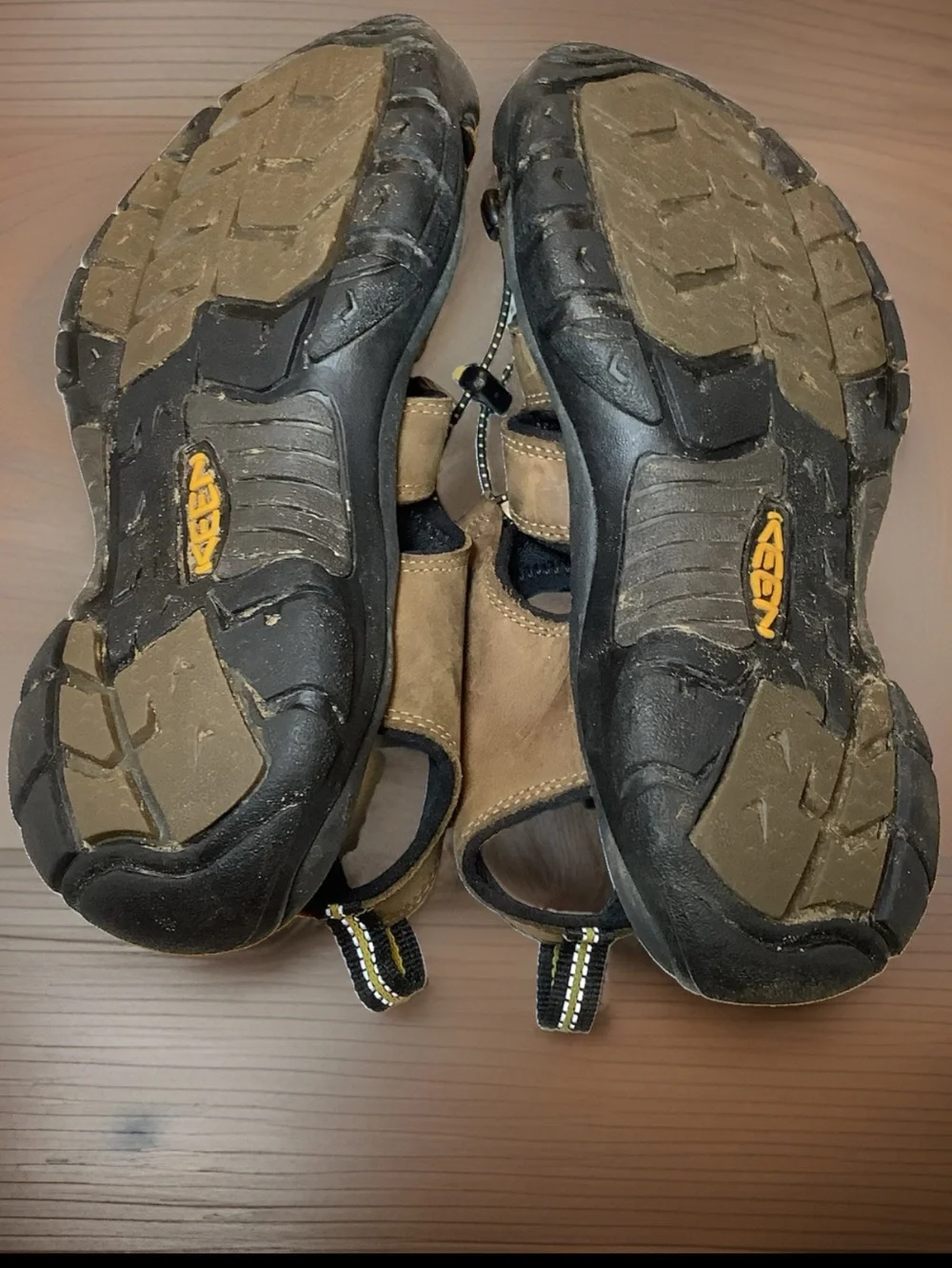 Keen Men’s Newport H2 SZ 9 Sandal Water Hiking Closed Toe